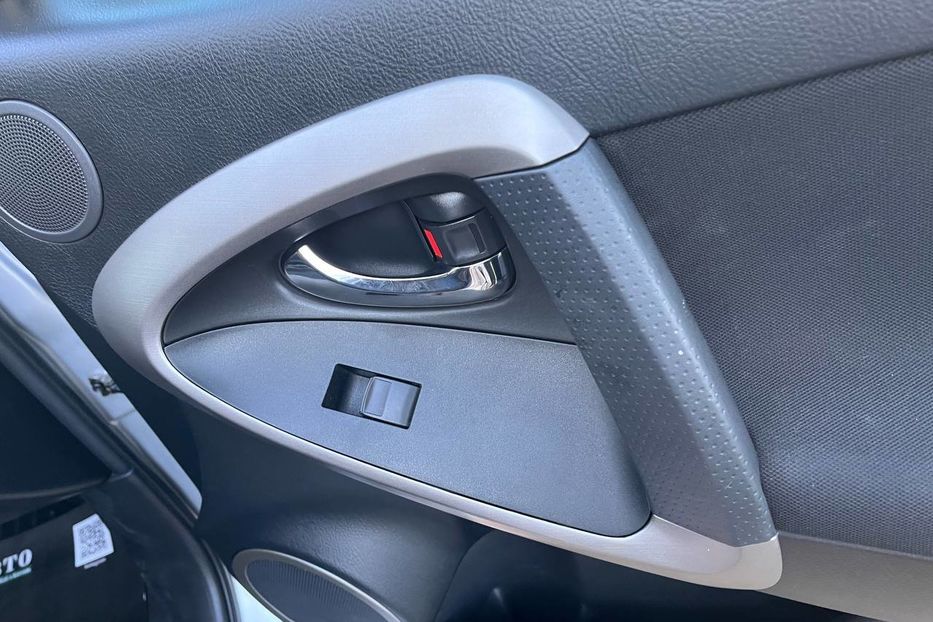 Продам Toyota Rav 4 2006 года в Черновцах