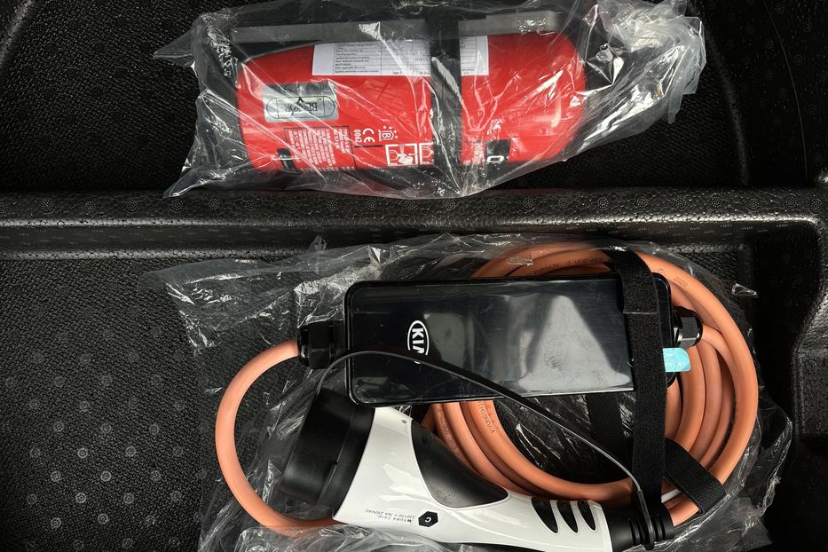 Продам Kia Niro 64кВт Макс.комплектація!  2021 года в Львове