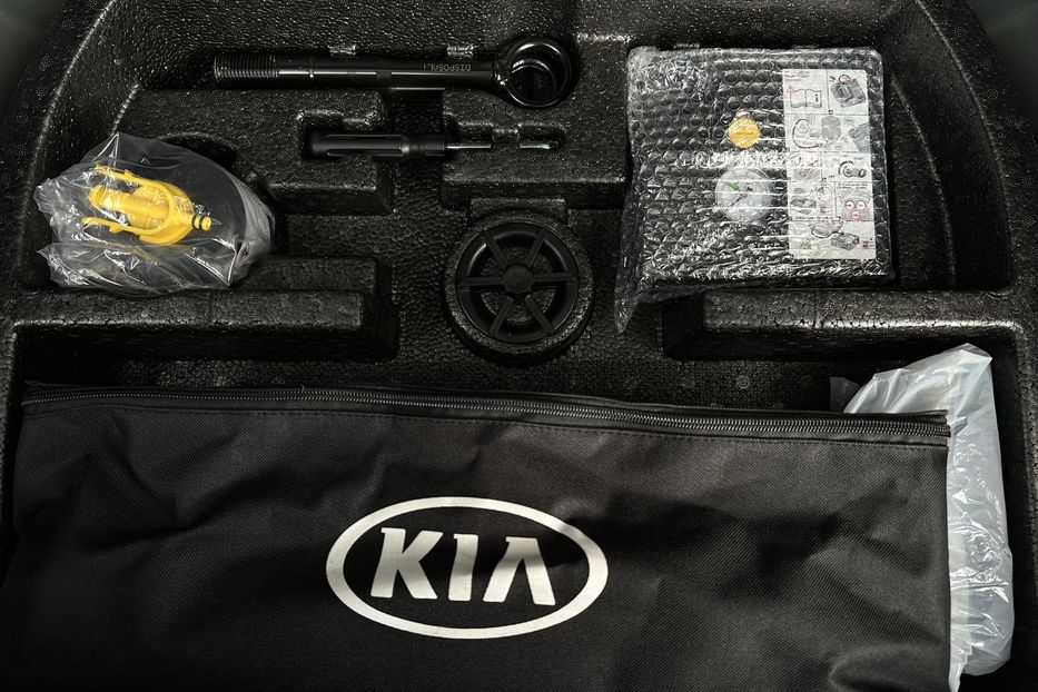 Продам Kia Niro 64кВт Макс.комплектація!  2021 года в Львове