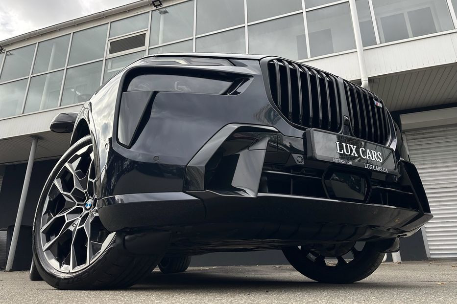 Продам BMW X7 M60i 2023 года в Киеве