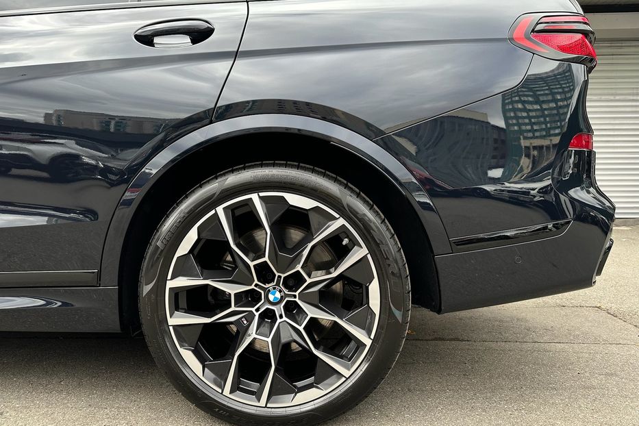 Продам BMW X7 M60i 2023 года в Киеве
