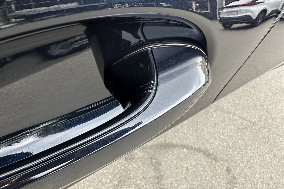 Продам BMW X7 M60i 2023 года в Киеве