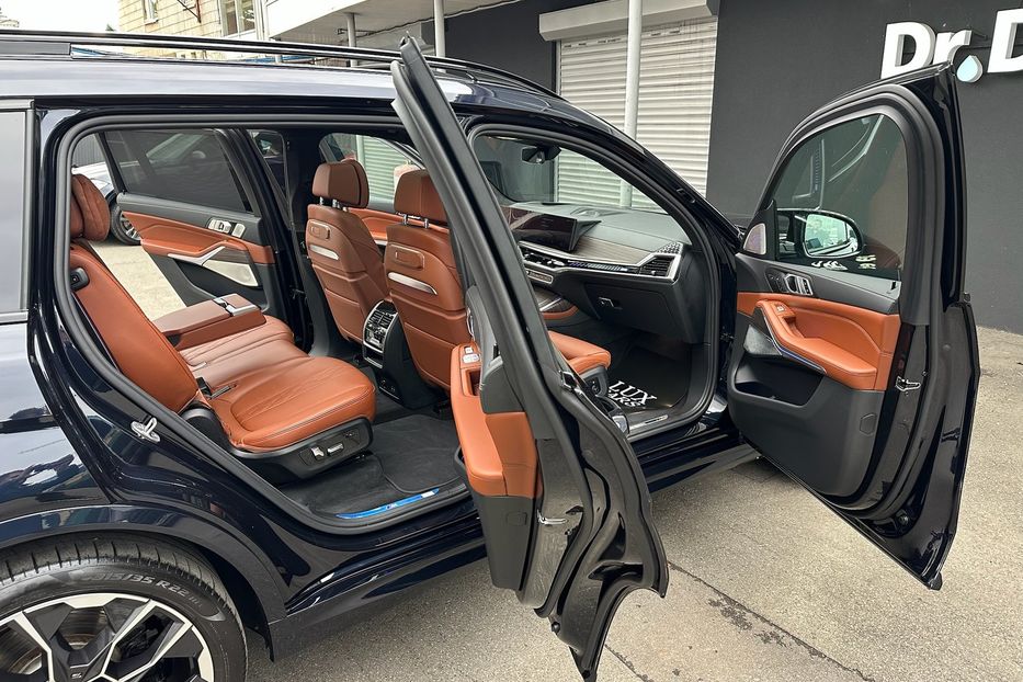 Продам BMW X7 M60i 2023 года в Киеве