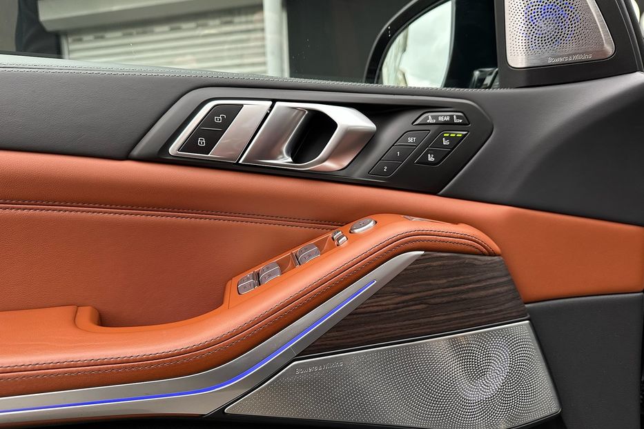 Продам BMW X7 M60i 2023 года в Киеве