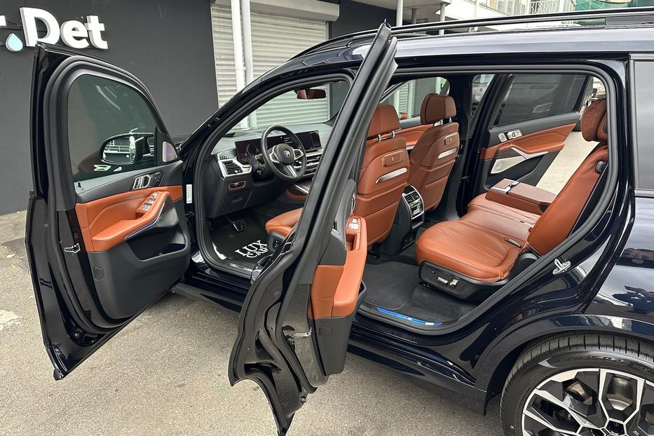 Продам BMW X7 M60i 2023 года в Киеве