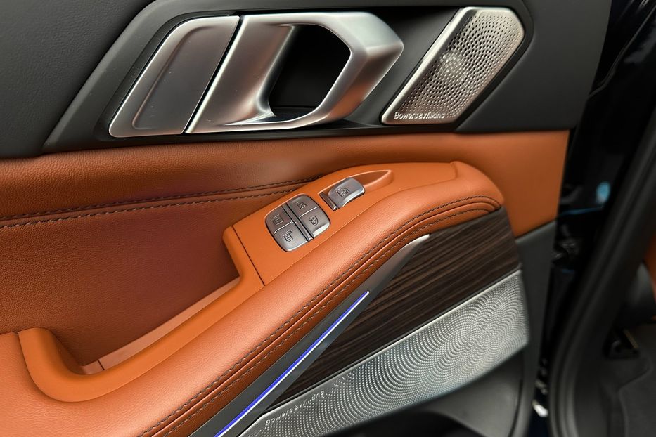 Продам BMW X7 M60i 2023 года в Киеве