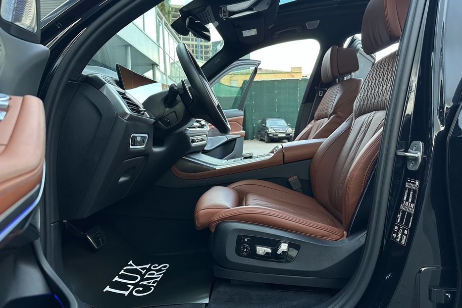 Продам BMW X7 M60i 2023 года в Киеве