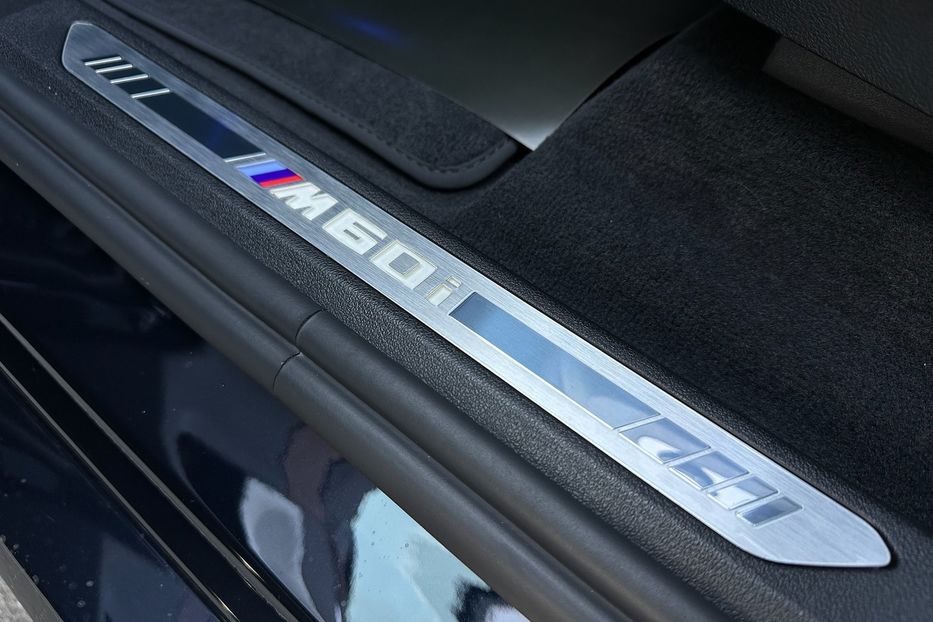 Продам BMW X7 M60i 2023 года в Киеве