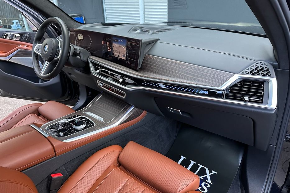 Продам BMW X7 M60i 2023 года в Киеве