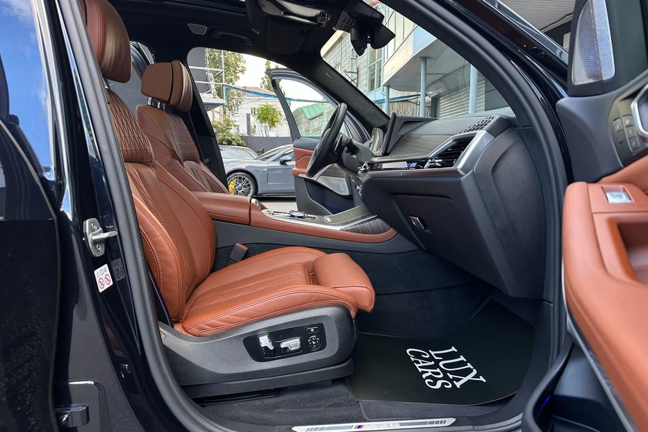 Продам BMW X7 M60i 2023 года в Киеве