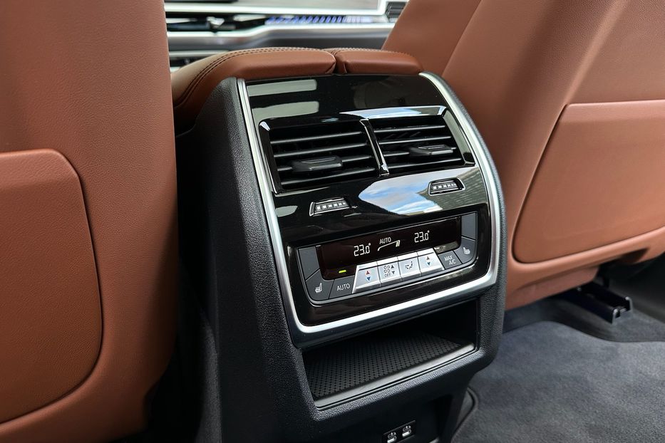 Продам BMW X7 M60i 2023 года в Киеве