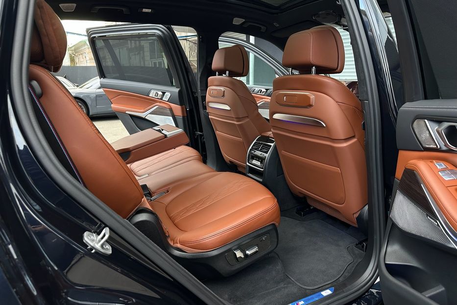 Продам BMW X7 M60i 2023 года в Киеве