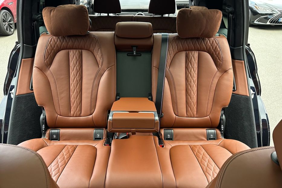 Продам BMW X7 M60i 2023 года в Киеве