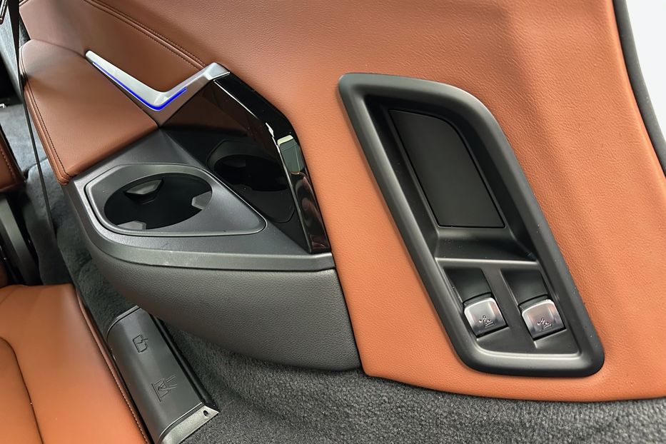 Продам BMW X7 M60i 2023 года в Киеве
