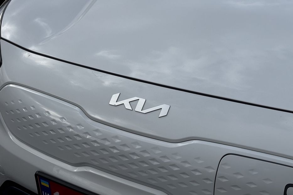 Продам Kia Niro 64 kwt 2022 года в Львове