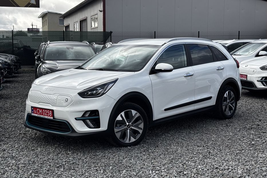Продам Kia Niro 64 kwt 2022 года в Львове
