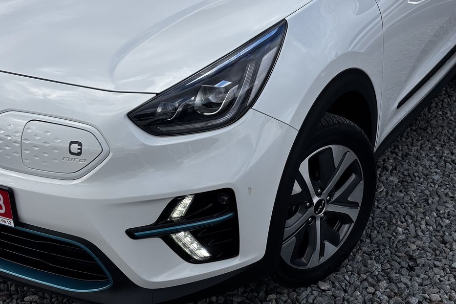 Продам Kia Niro 64 kwt 2022 года в Львове