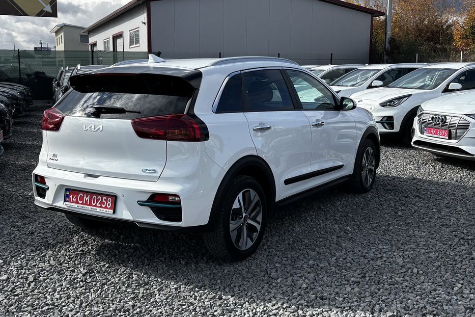 Продам Kia Niro 64 kwt 2022 года в Львове