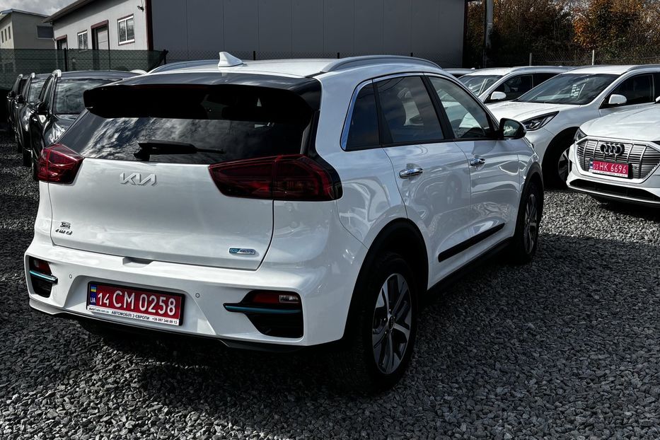 Продам Kia Niro 64 kwt 2022 года в Львове