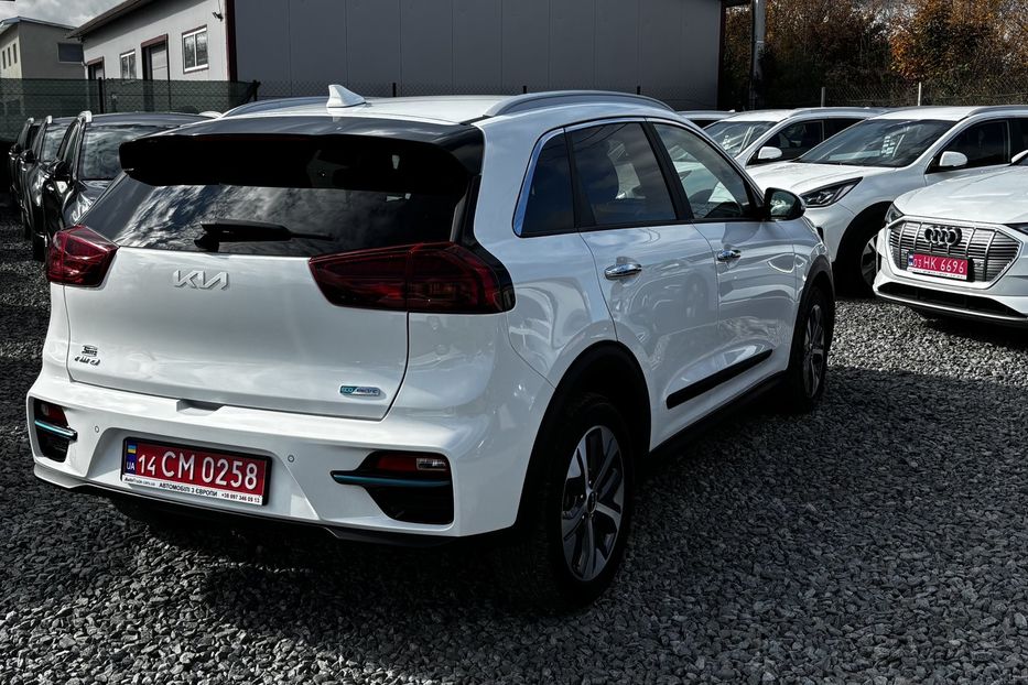Продам Kia Niro 64 kwt 2022 года в Львове