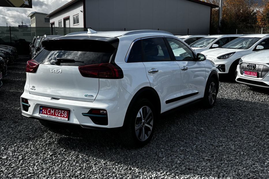 Продам Kia Niro 64 kwt 2022 года в Львове