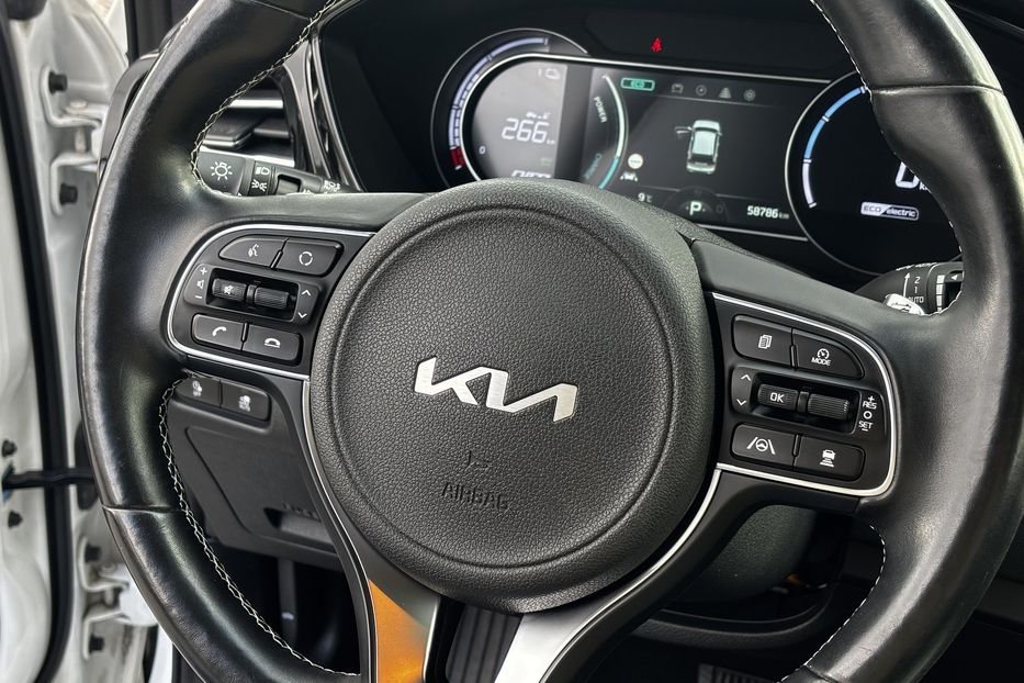 Продам Kia Niro 64 kwt 2022 года в Львове