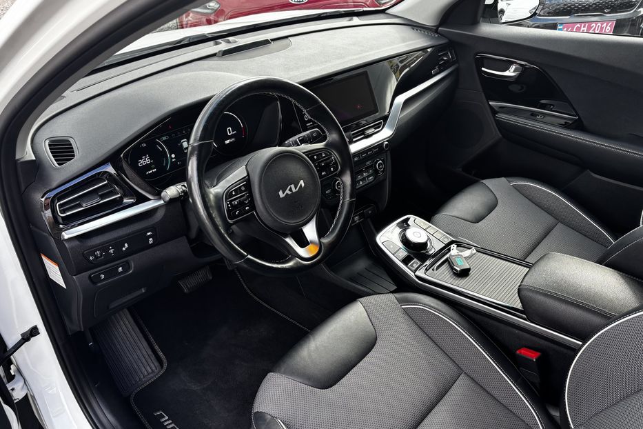Продам Kia Niro 64 kwt 2022 года в Львове