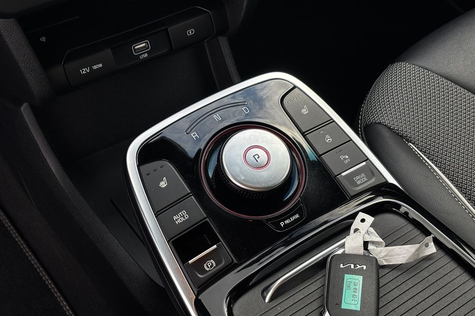 Продам Kia Niro 64 kwt 2022 года в Львове