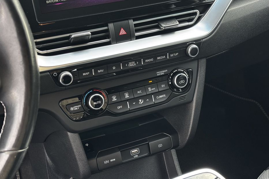 Продам Kia Niro 64 kwt 2022 года в Львове