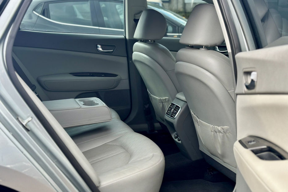 Продам Kia Optima PHEV 2017 года в Киеве