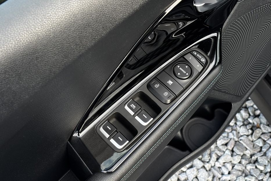 Продам Kia Niro 64 квт  авто у Львові  2021 года в Львове