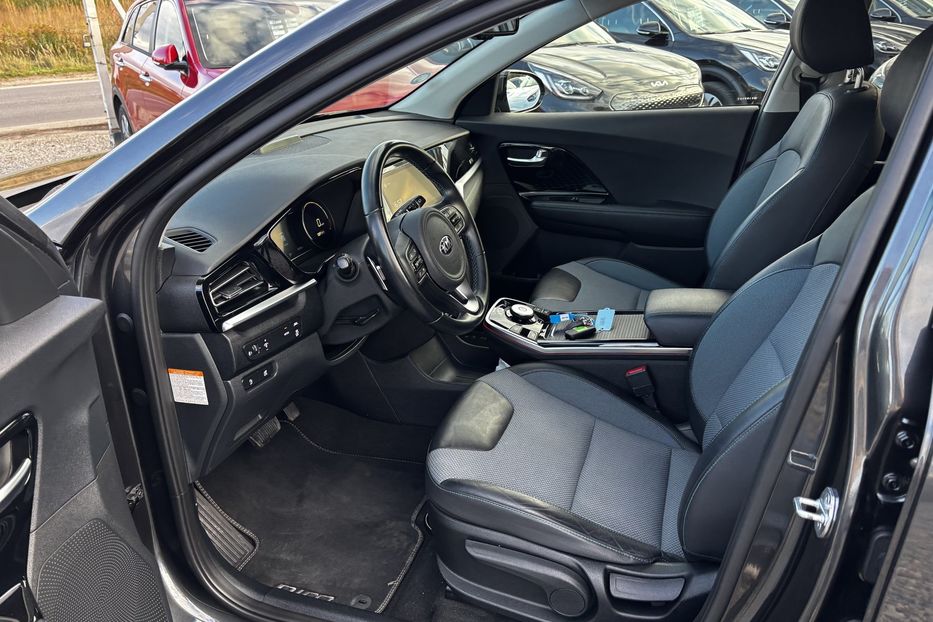 Продам Kia Niro 64 квт  авто у Львові  2021 года в Львове