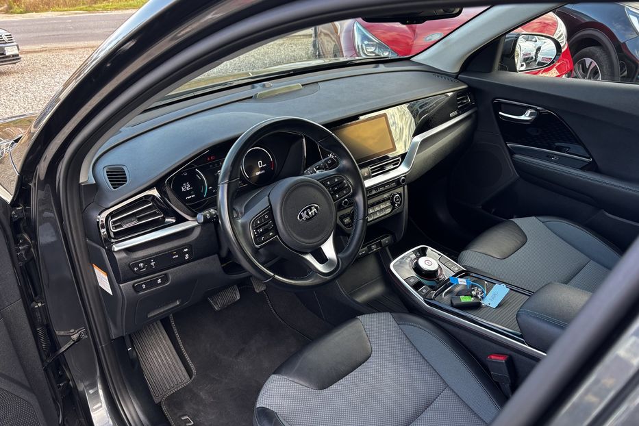 Продам Kia Niro 64 квт  авто у Львові  2021 года в Львове