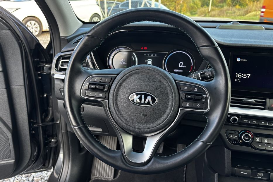 Продам Kia Niro 64 квт  авто у Львові  2021 года в Львове