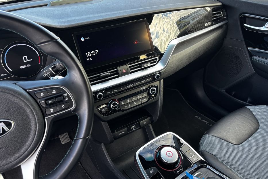 Продам Kia Niro 64 квт  авто у Львові  2021 года в Львове