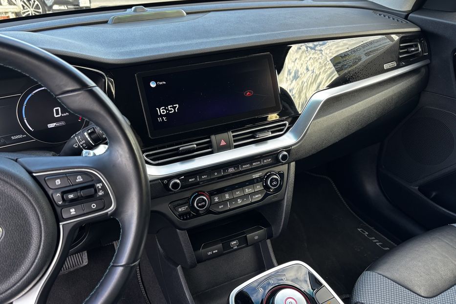 Продам Kia Niro 64 квт  авто у Львові  2021 года в Львове