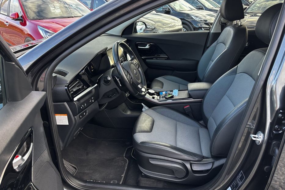 Продам Kia Niro 64 квт  авто у Львові  2021 года в Львове