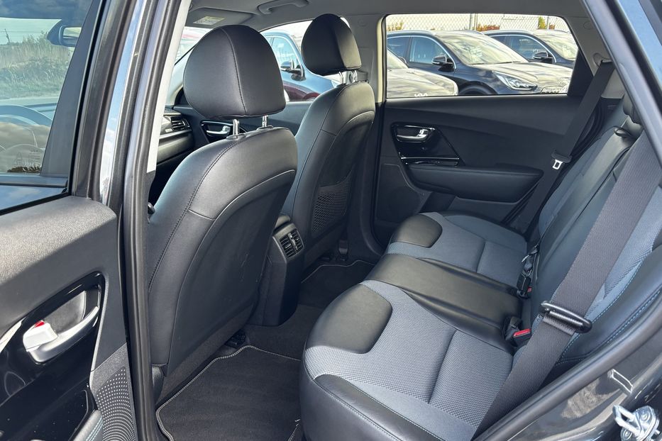 Продам Kia Niro 64 квт  авто у Львові  2021 года в Львове