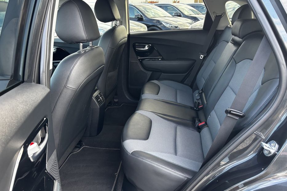 Продам Kia Niro 64 квт  авто у Львові  2021 года в Львове