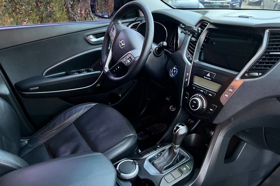 Продам Hyundai Santa FE 2015 года в Черновцах