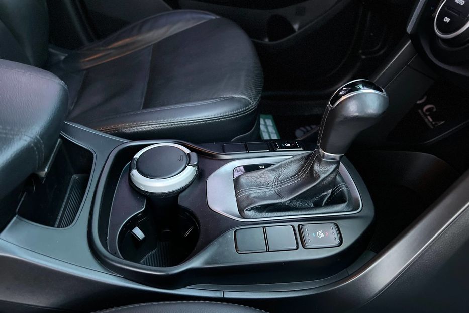 Продам Hyundai Santa FE 2015 года в Черновцах