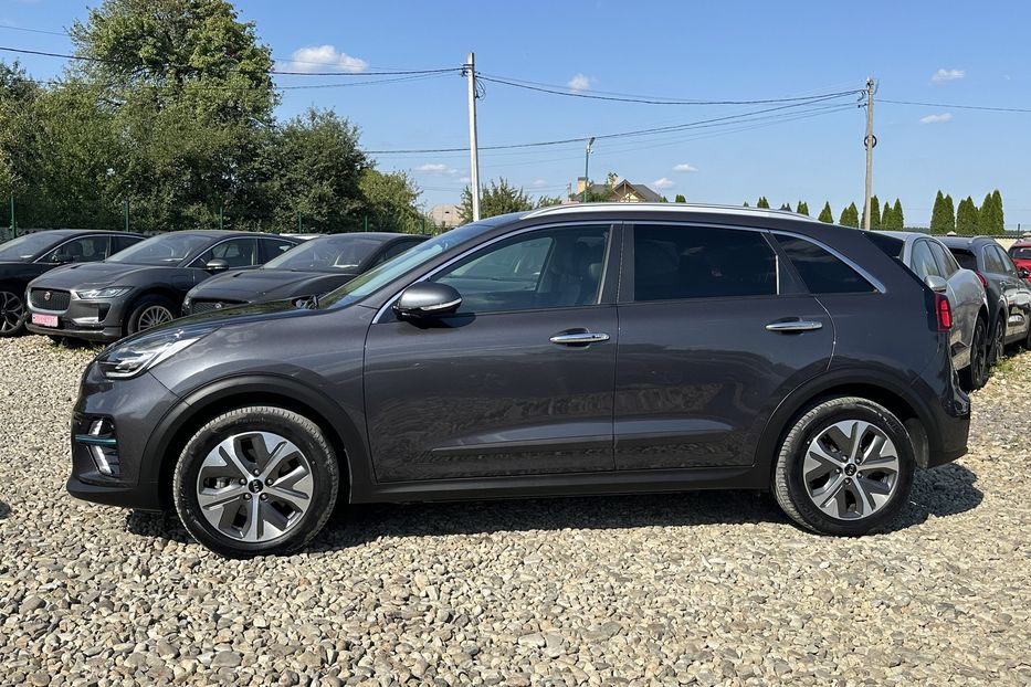 Продам Kia Niro  64 кВт Макс. комплектація 2020 года в Львове