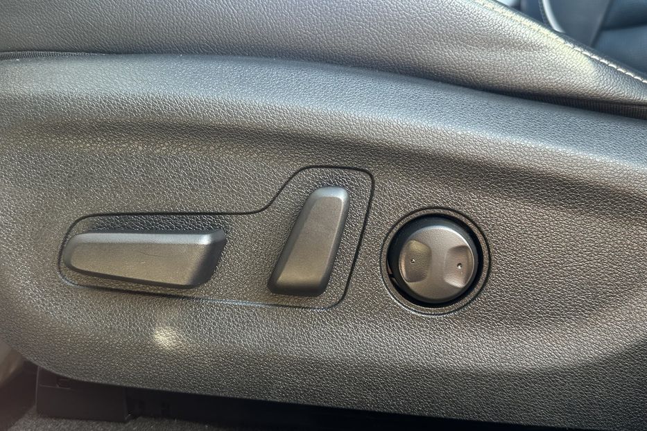 Продам Kia Niro  64 кВт Макс. комплектація 2020 года в Львове