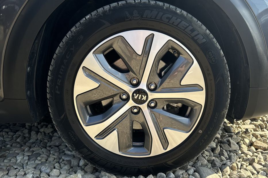 Продам Kia Niro  64 кВт Макс. комплектація 2020 года в Львове