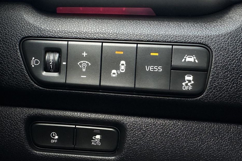 Продам Kia Niro  64 кВт Макс. комплектація 2020 года в Львове