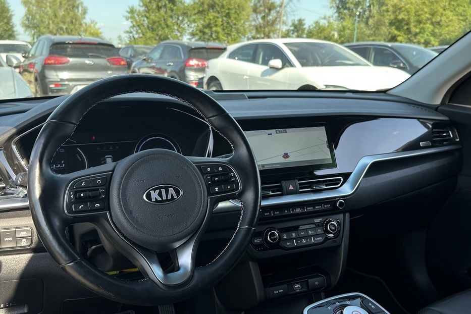 Продам Kia Niro  64 кВт Макс. комплектація 2020 года в Львове
