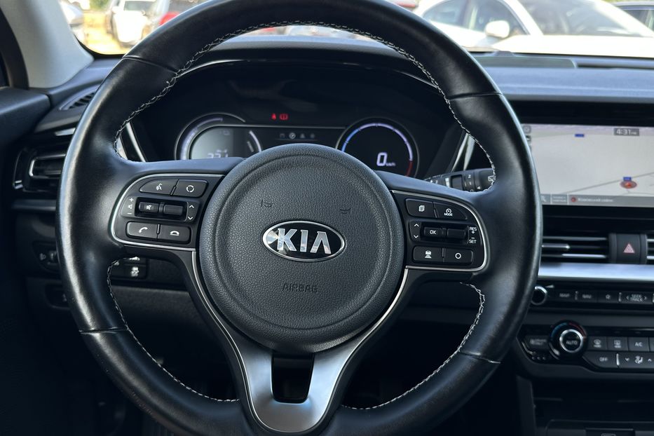 Продам Kia Niro  64 кВт Макс. комплектація 2020 года в Львове