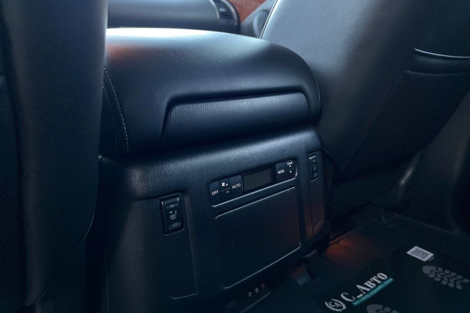 Продам Infiniti QX80 2014 года в Черновцах
