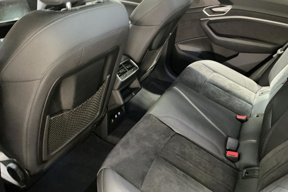 Продам Audi E-Tron S line 55 ціла v8186 2020 года в Луцке