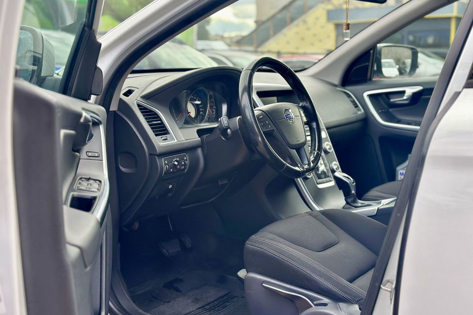 Продам Volvo XC60 2014 года в Киеве